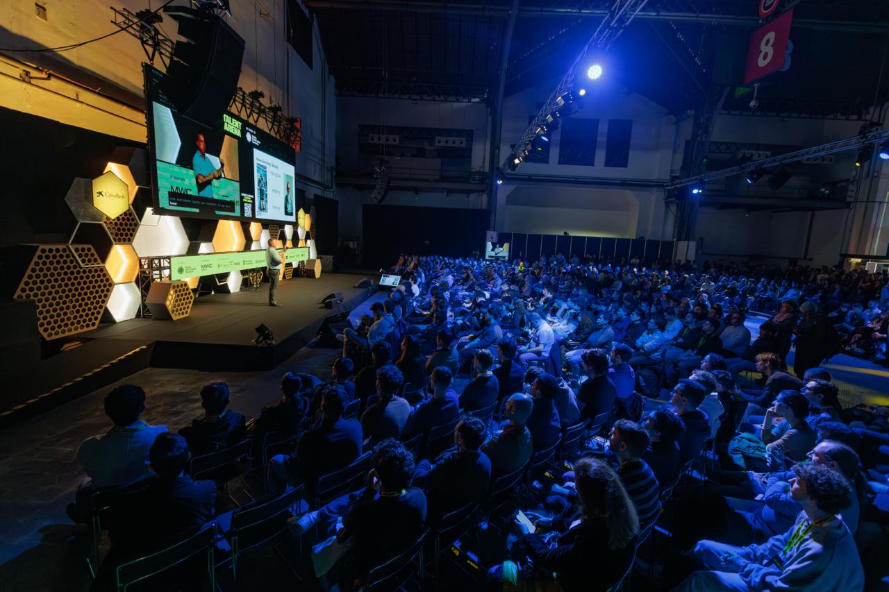 Timothy Serewicz speaking to the Talent Arena audience at Mobile World Congress Barcelona